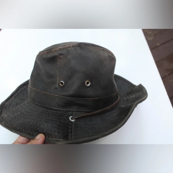 Connie’s women’s hat - Picture 6 of 13